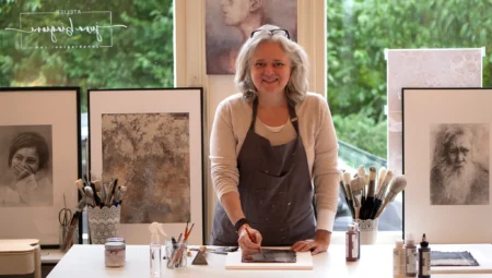 Juna Biagioni in her studio
